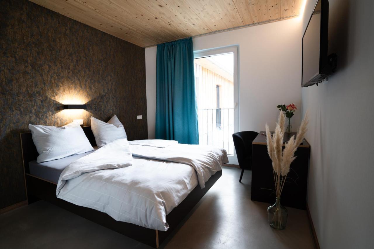 Motel Q Zimmern ob Rottweil ภายนอก รูปภาพ